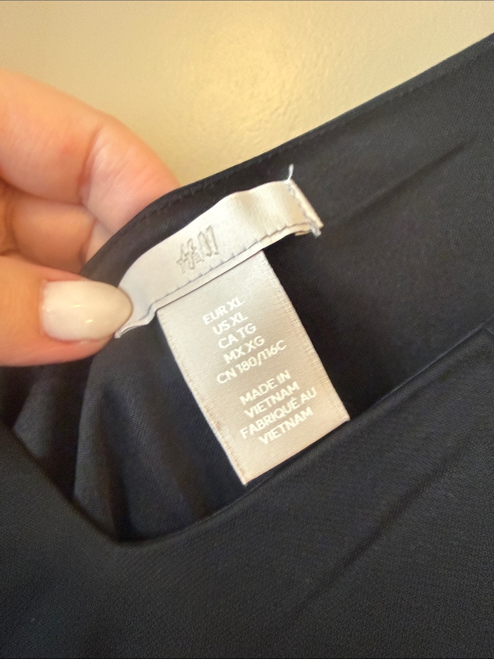 H&M Navy Blue V-Neck Spaghetti Strap Camisole - Picture 2 of 4
